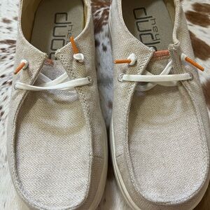 Hey Dude Women Sparkly Casual Beige Shoes Size 6